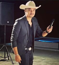 Camilo Bastidas – Cantante